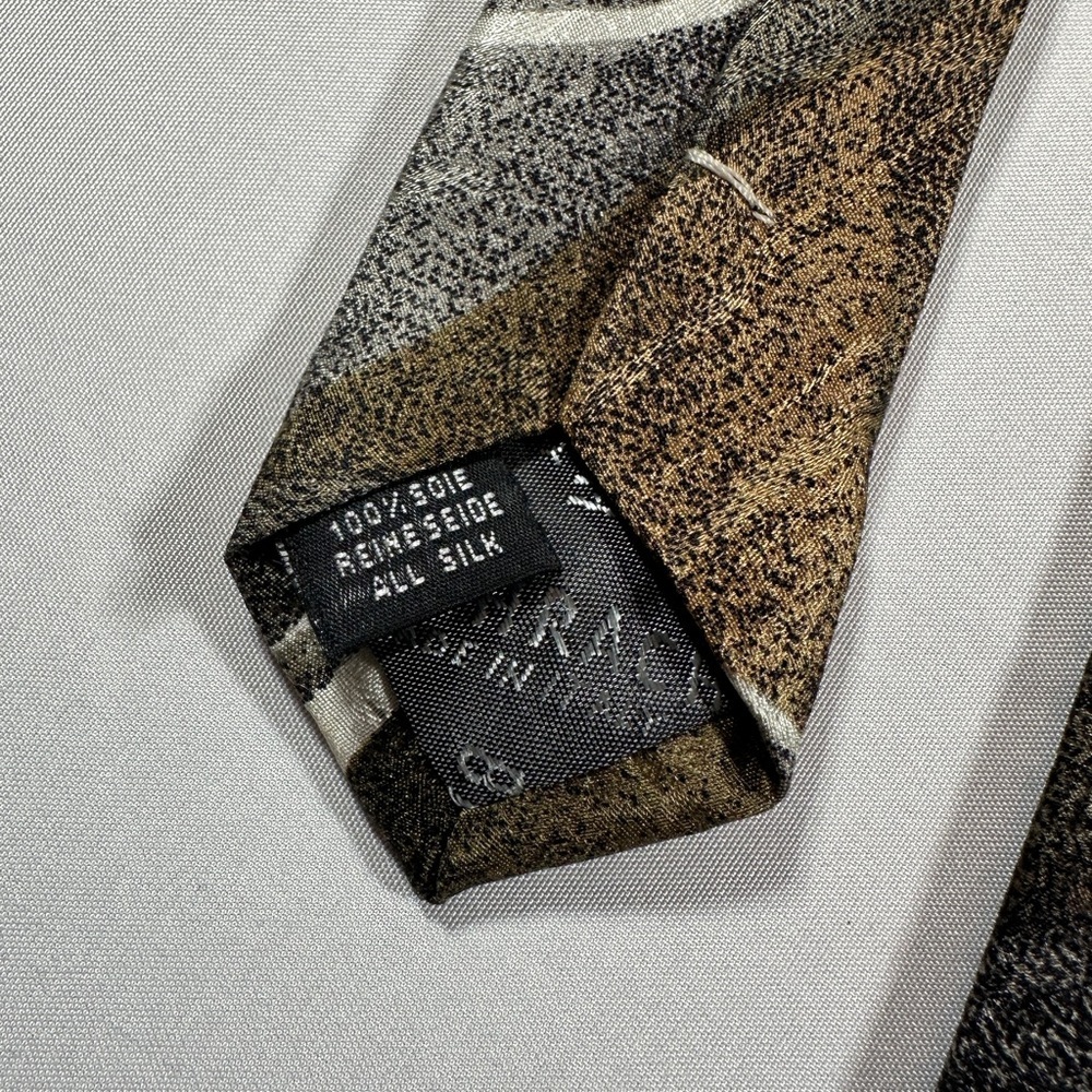 Men’s Italian Silk Bachrach Necktie - Picture 5 of 6
